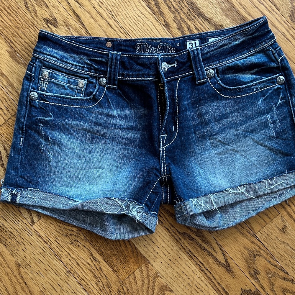 Miss Me Jean Shorts - Picture 5 of 7